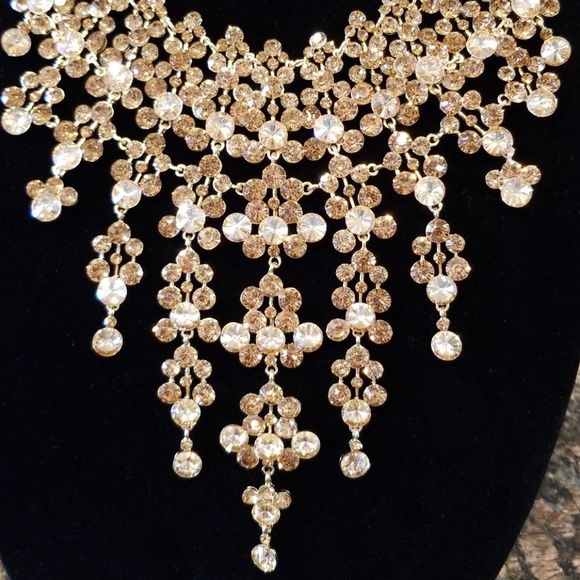 Statement Necklace - Picture 2 of 8